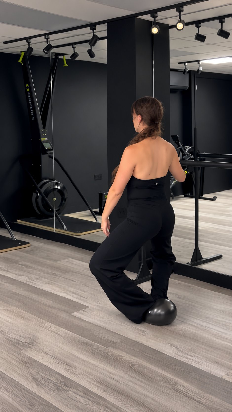 Beth Perry teaching Raise the Barre at Vibes Studio